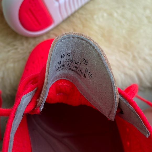 💸SOLD💸Cole Haan zero grand stitch lite neon pink - Picture 6 of 7